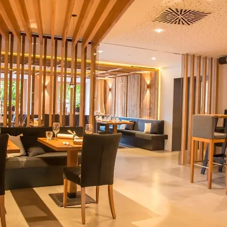 Theo By Interhome 스탬스